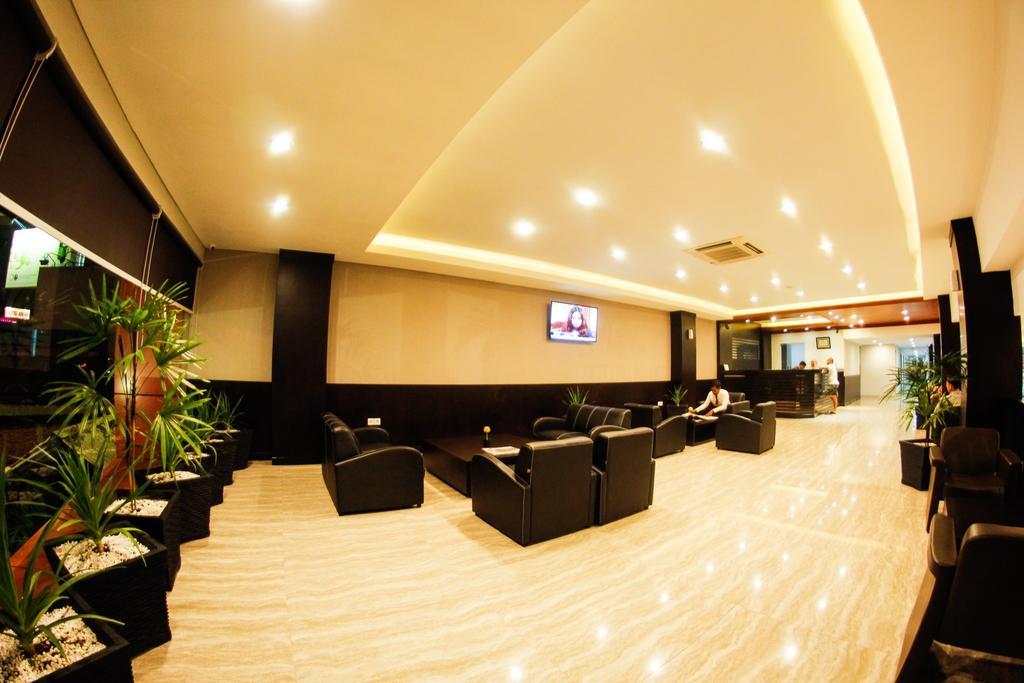 Alpha Hotel פקאנבארו מראה חיצוני תמונה