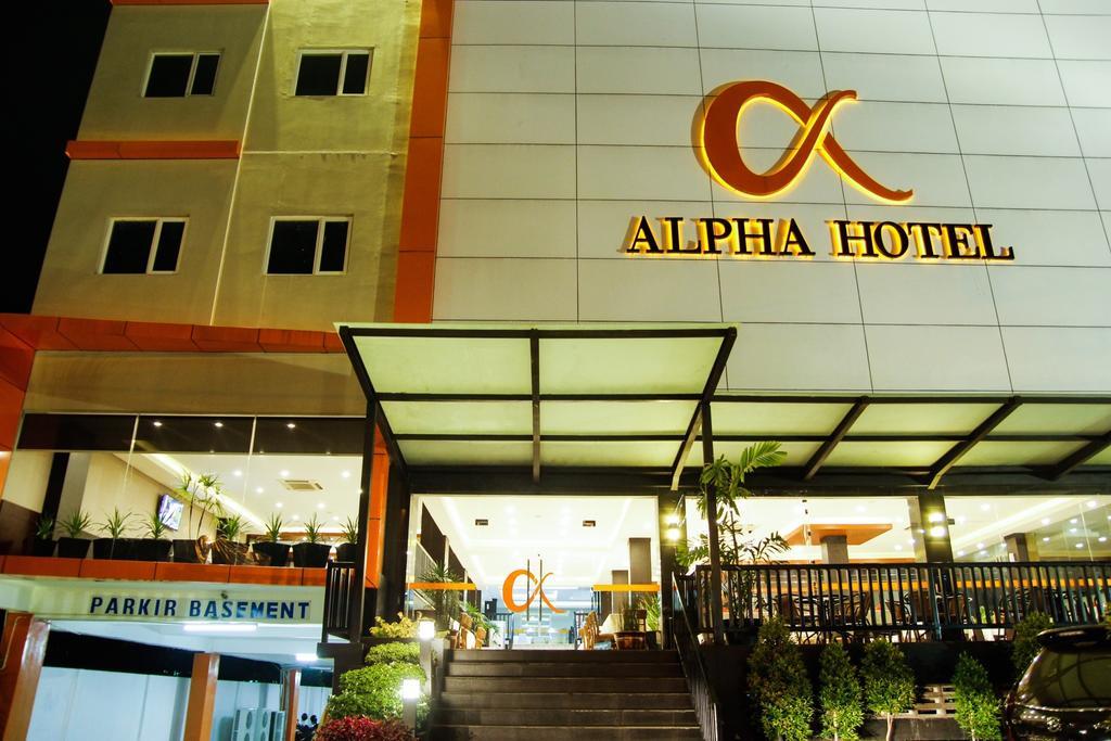 Alpha Hotel פקאנבארו מראה חיצוני תמונה