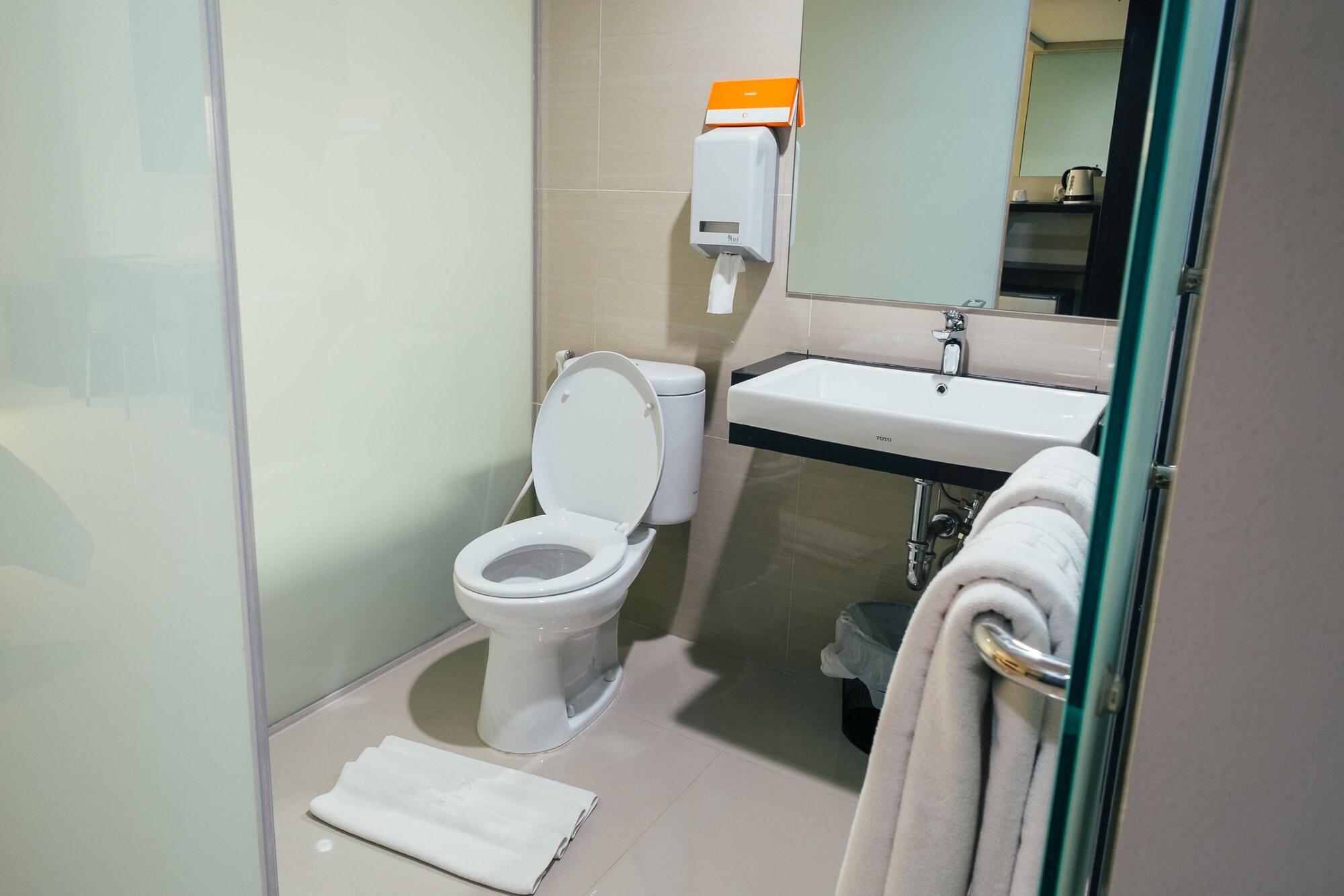 Alpha Hotel פקאנבארו מראה חיצוני תמונה