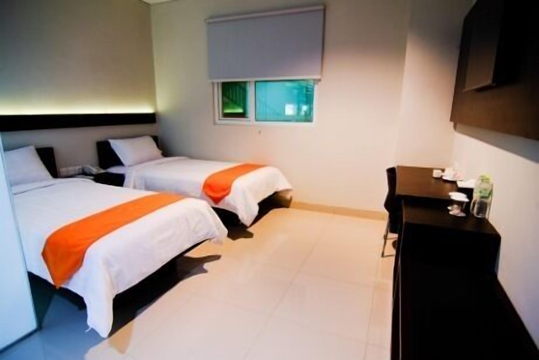 Alpha Hotel פקאנבארו מראה חיצוני תמונה