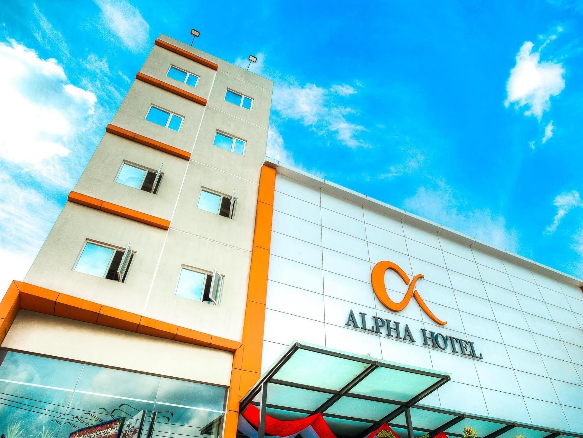 Alpha Hotel פקאנבארו מראה חיצוני תמונה