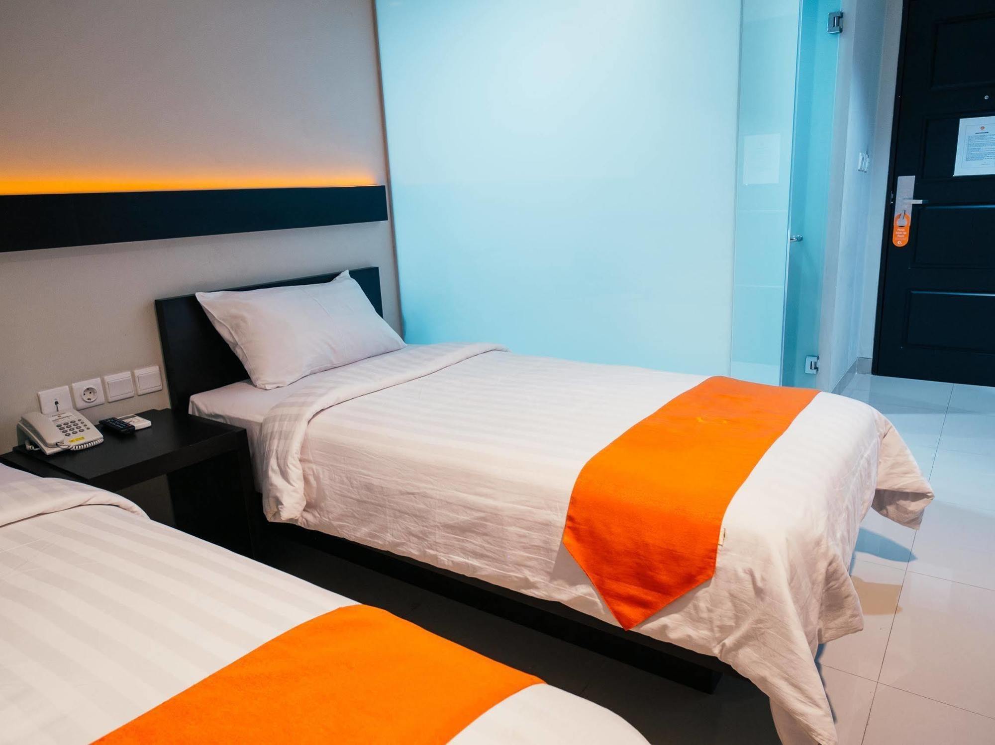 Alpha Hotel פקאנבארו מראה חיצוני תמונה