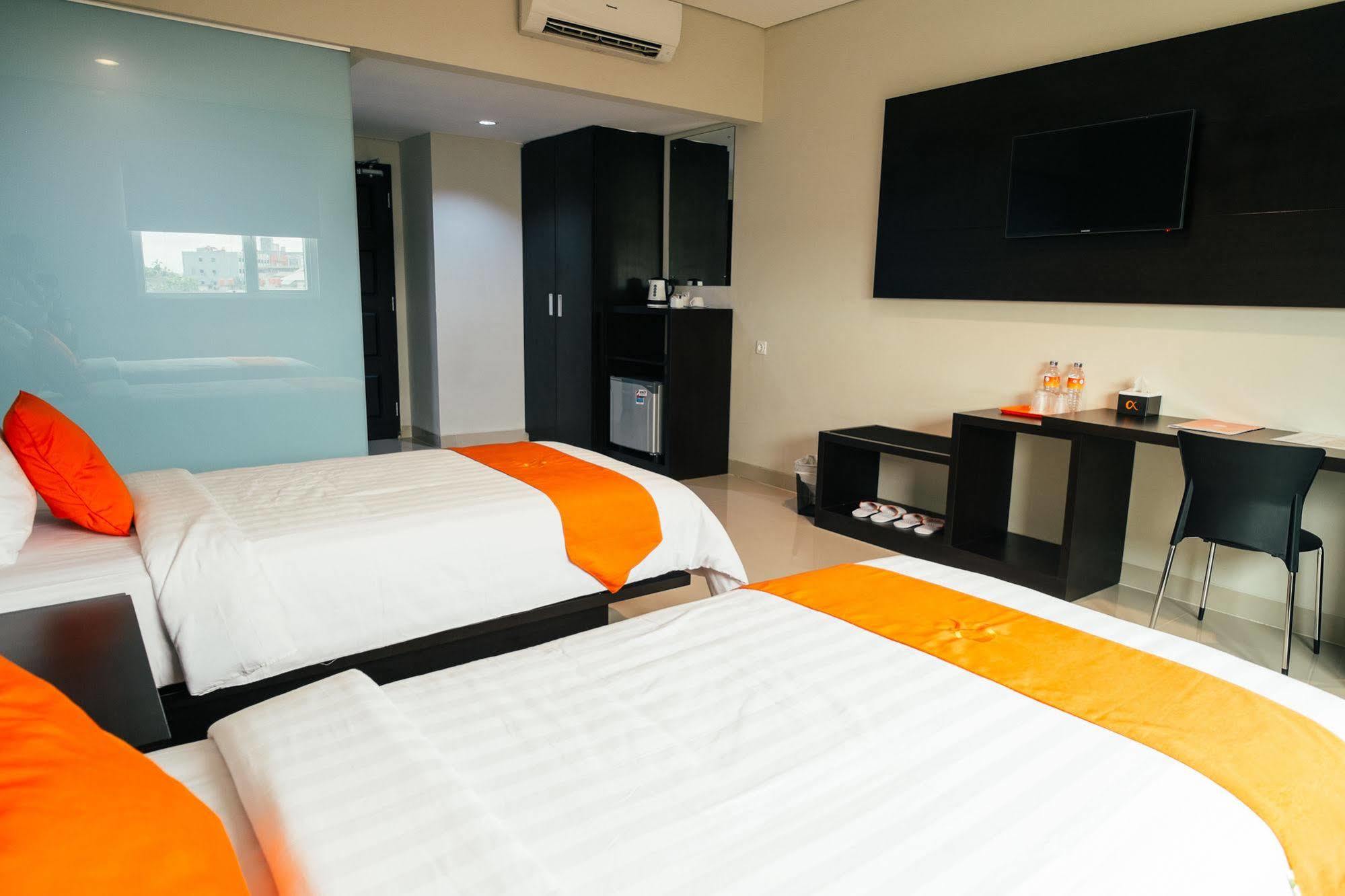 Alpha Hotel פקאנבארו מראה חיצוני תמונה